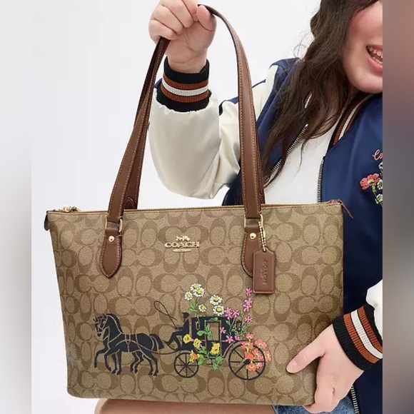 NWT Coach Gallery Tote Horse and Carriage - Picture 2 of 11